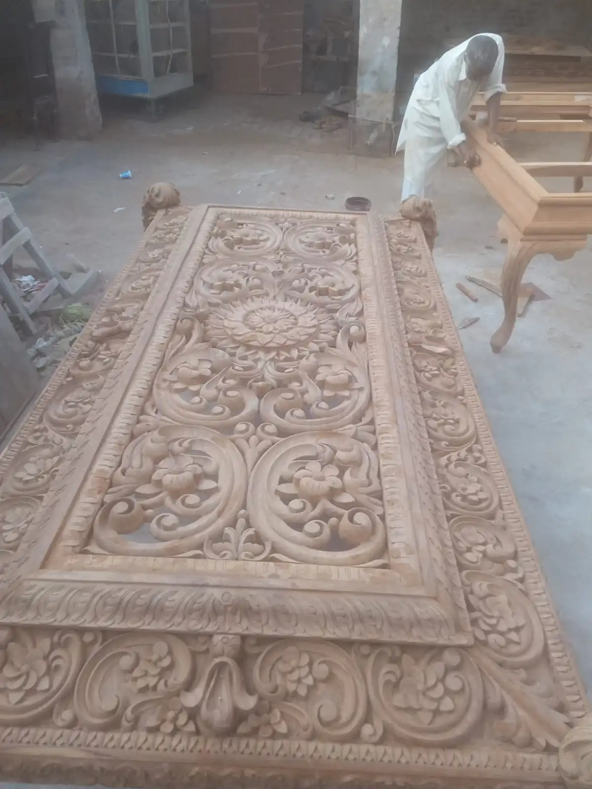 and-carved-unfinished-chinioti-wood-table-at-cladsi-workshop-chiniot