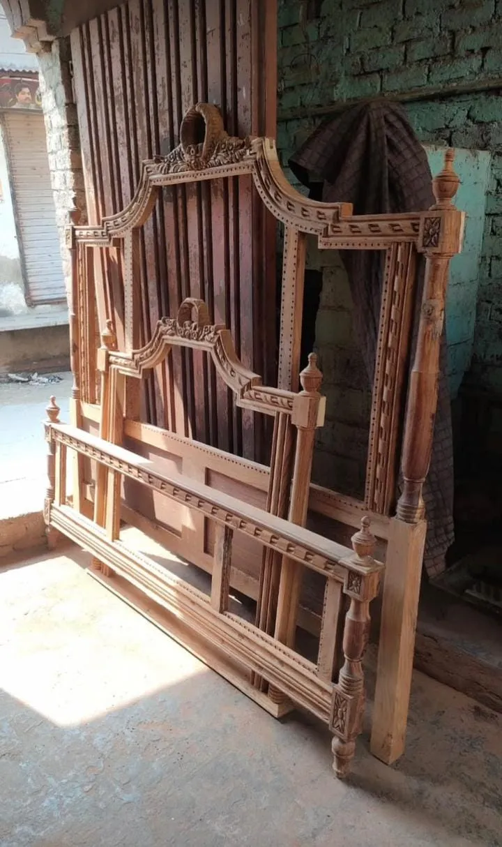 Upholstered Bed Chiniot