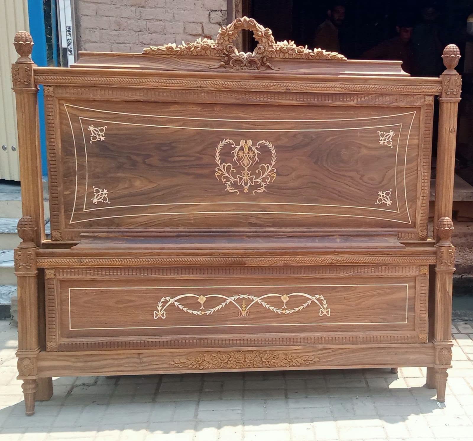 Beds & bed sets